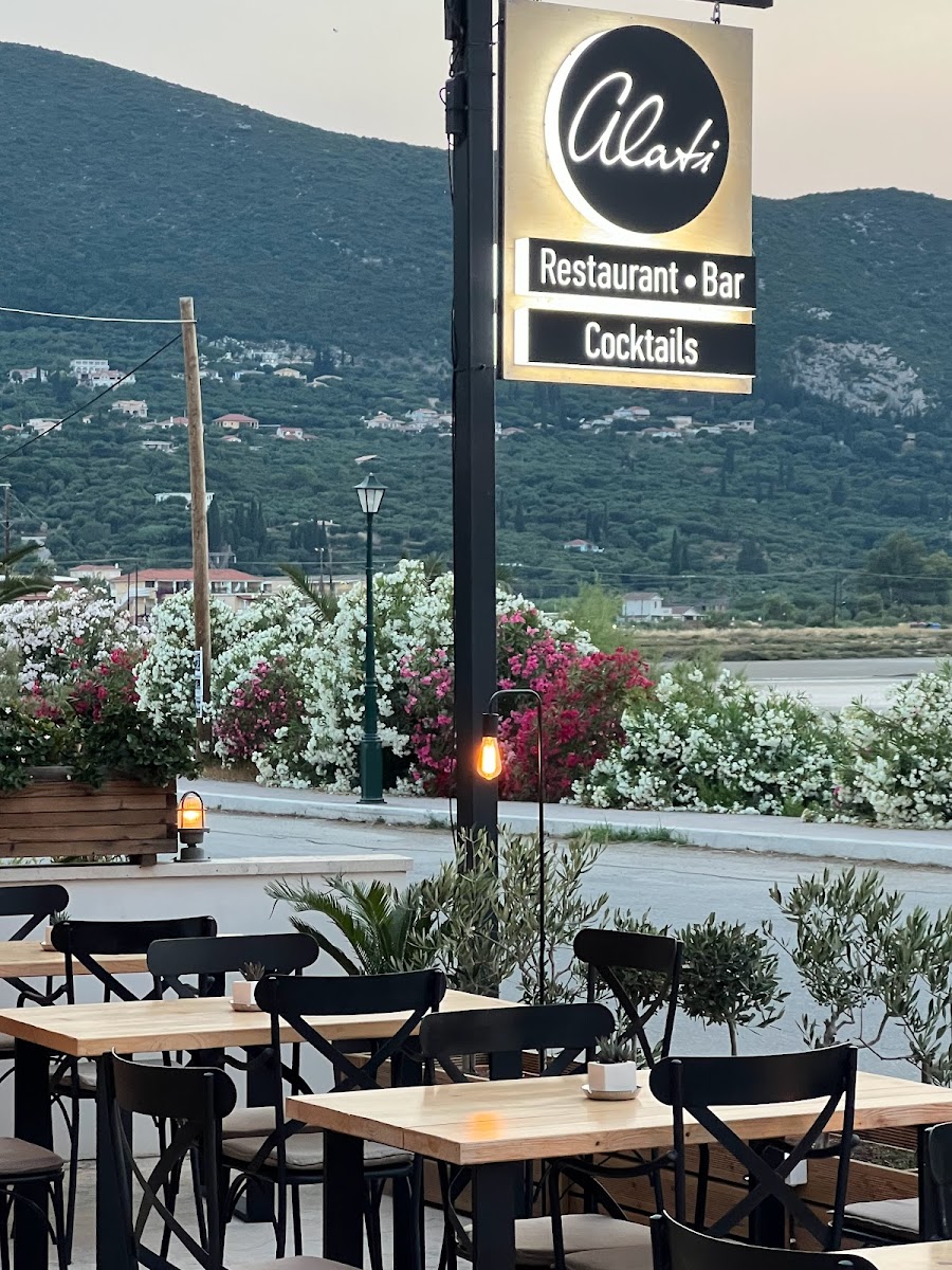 Alati Restaurant & Bar